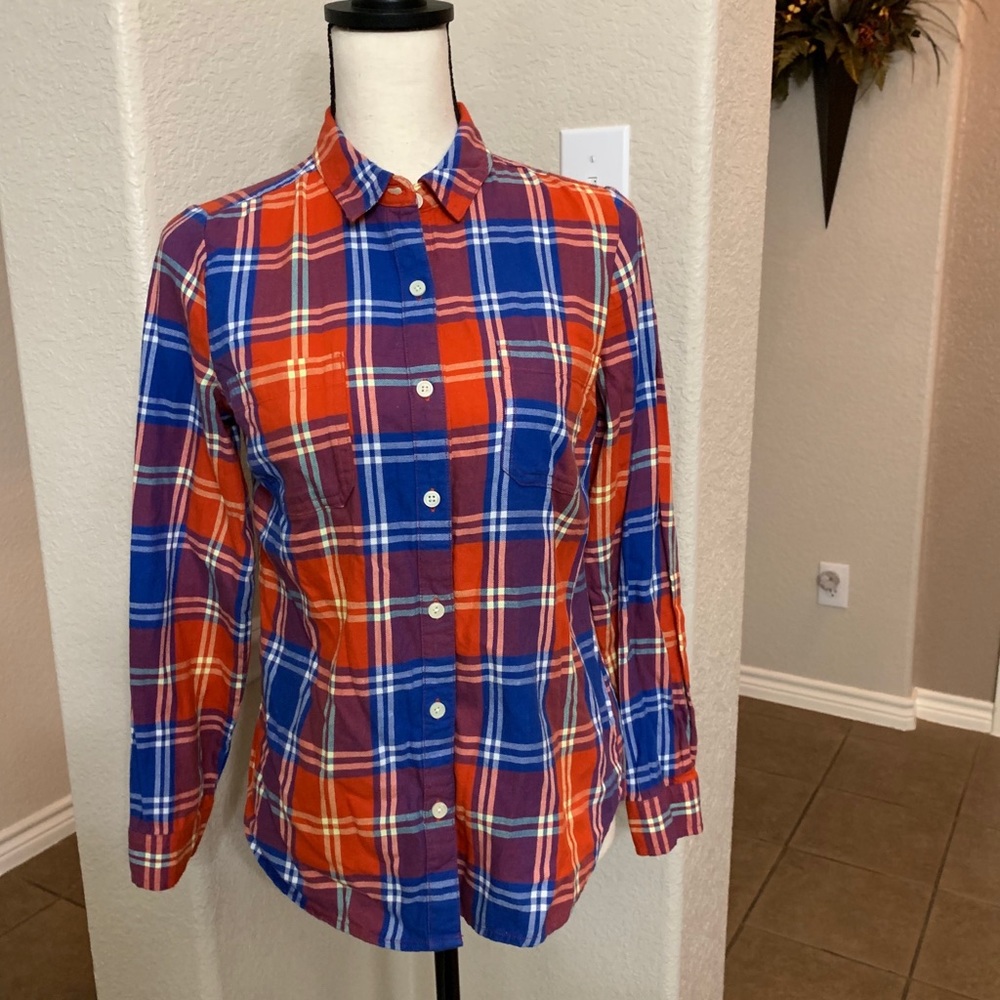 Old Navy button down long sleeve red & blue plaid shirt Size XS